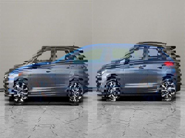 Used 2019 Hyundai Elantra GT image 9