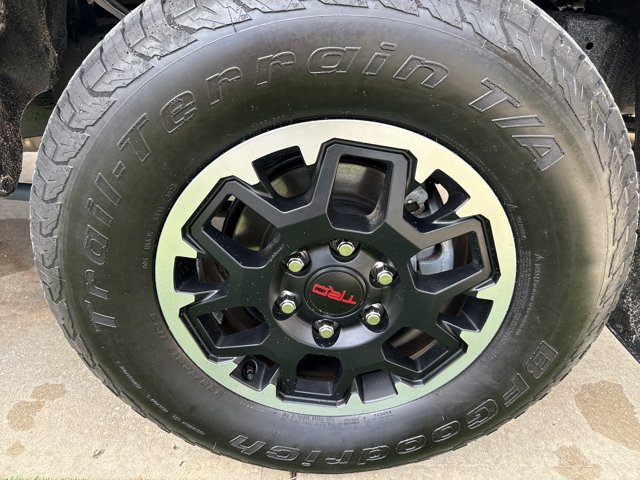 Used 2025 Toyota Tacoma TRD Off-Road AWD/4WD image 11
