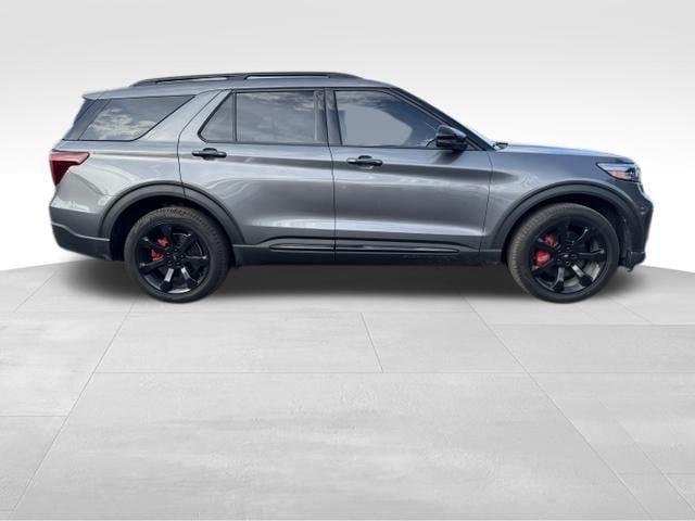 Certified 2022 Ford Explorer ST w/ Equipment Group 401A AWD/4WD image 2