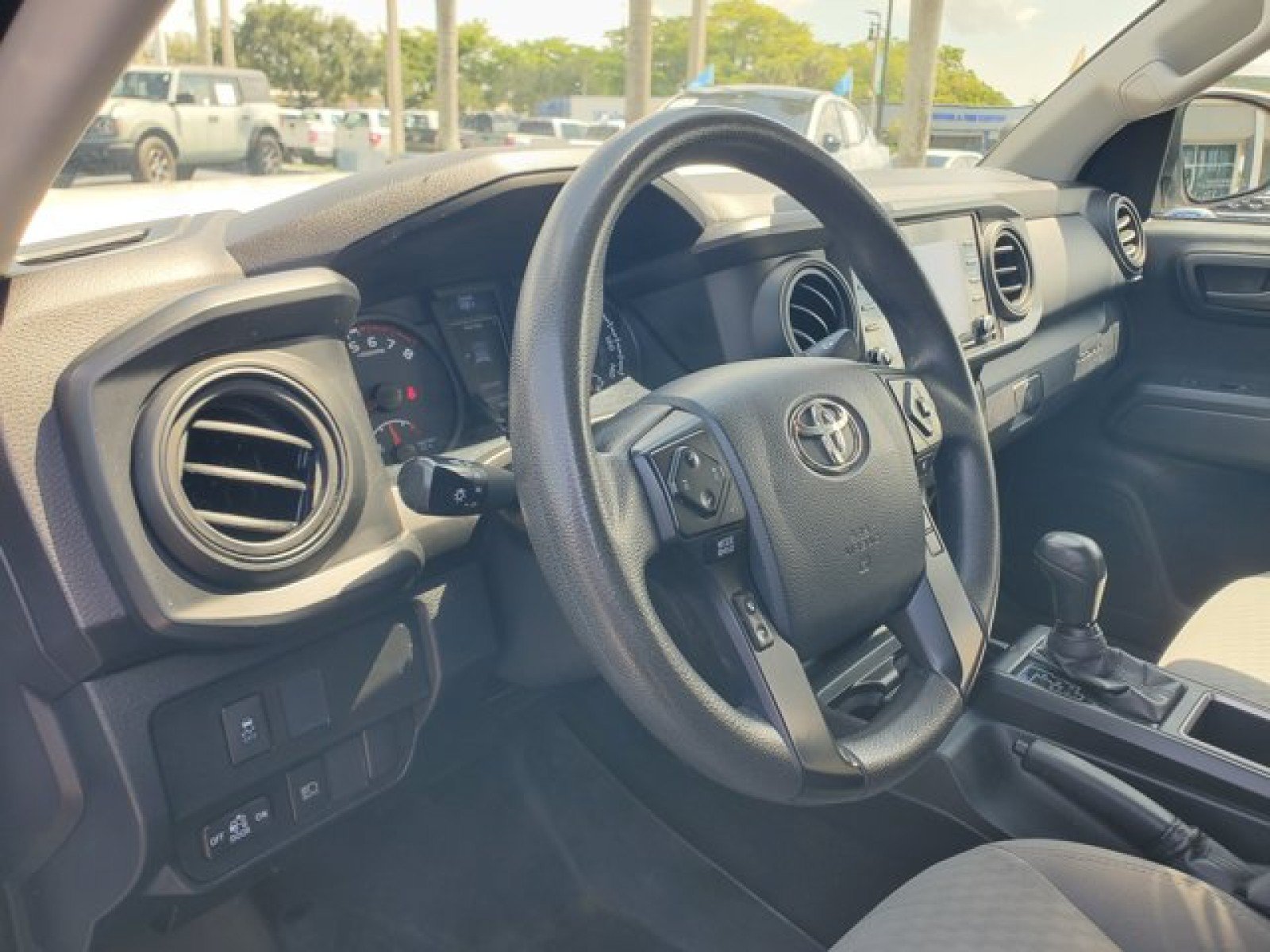 Used 2020 Toyota Tacoma SR w/ SR Convenience Package RWD image 8
