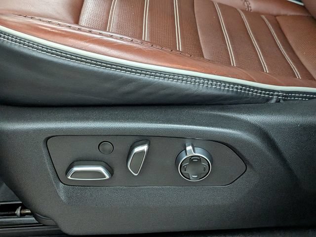 Used 2023 GMC Yukon Denali Ultimate AWD/4WD image 13