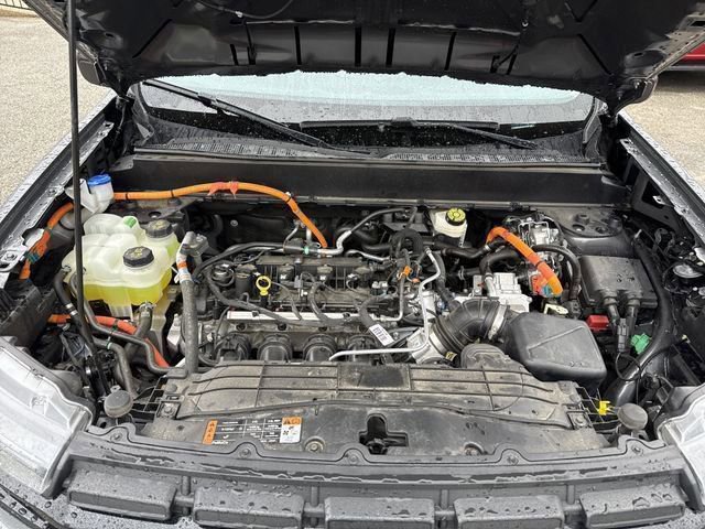 Certified 2024 Ford Maverick Lariat w/ Black Appearance Package image 29