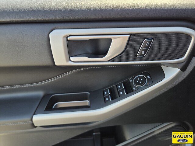 Certified 2024 Ford Explorer XLT RWD image 18