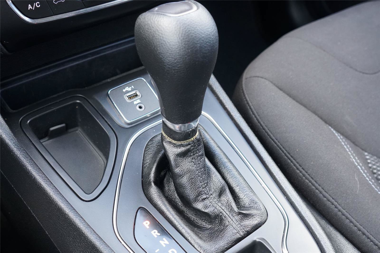 Used 2020 Jeep Cherokee Latitude FWD image 12