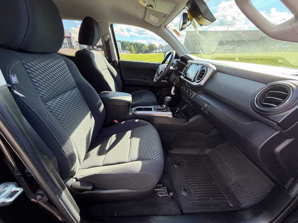 Used 2021 Toyota Tacoma SR5 w/ Trail Edition AWD/4WD image 32