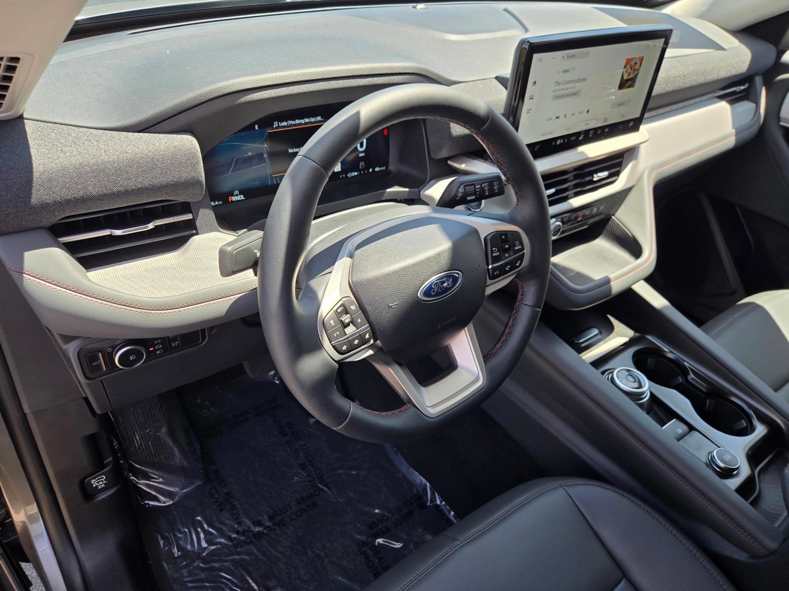 Certified 2025 Ford Explorer Active w/ Active Comfort Package RWD image 22