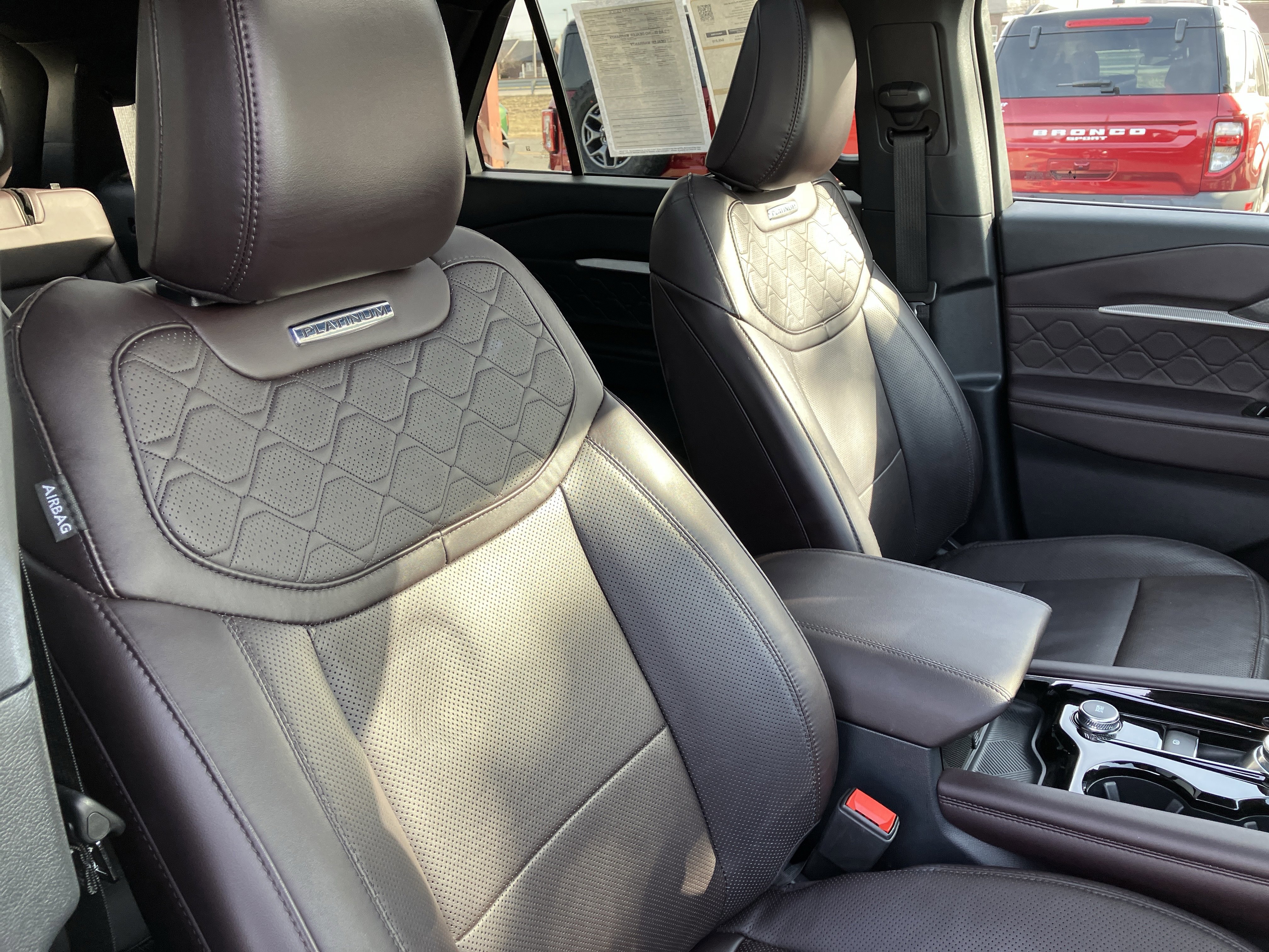 Certified 2025 Ford Explorer Platinum w/ LUX Leather Package image 24