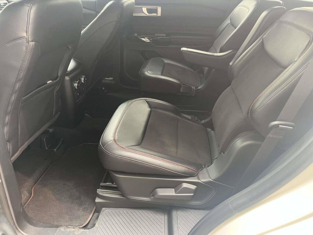 Certified 2023 Ford Explorer ST-Line w/ Class IV Trailer Tow Package AWD/4WD image 18