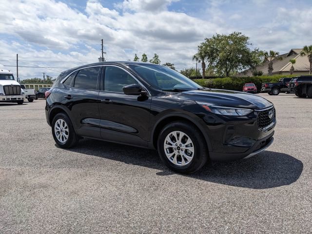 Certified 2023 Ford Escape Active w/ Tech Pack #2 AWD/4WD image 2