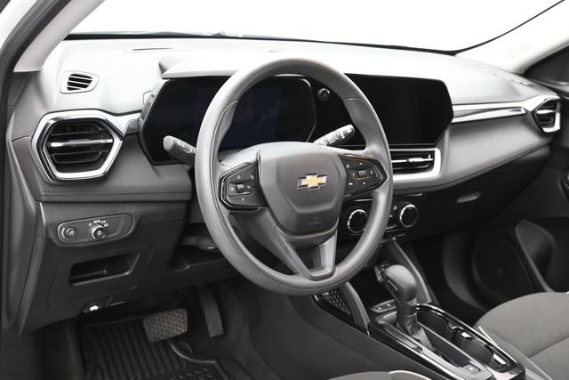 Used 2024 Chevrolet TrailBlazer LT FWD image 16