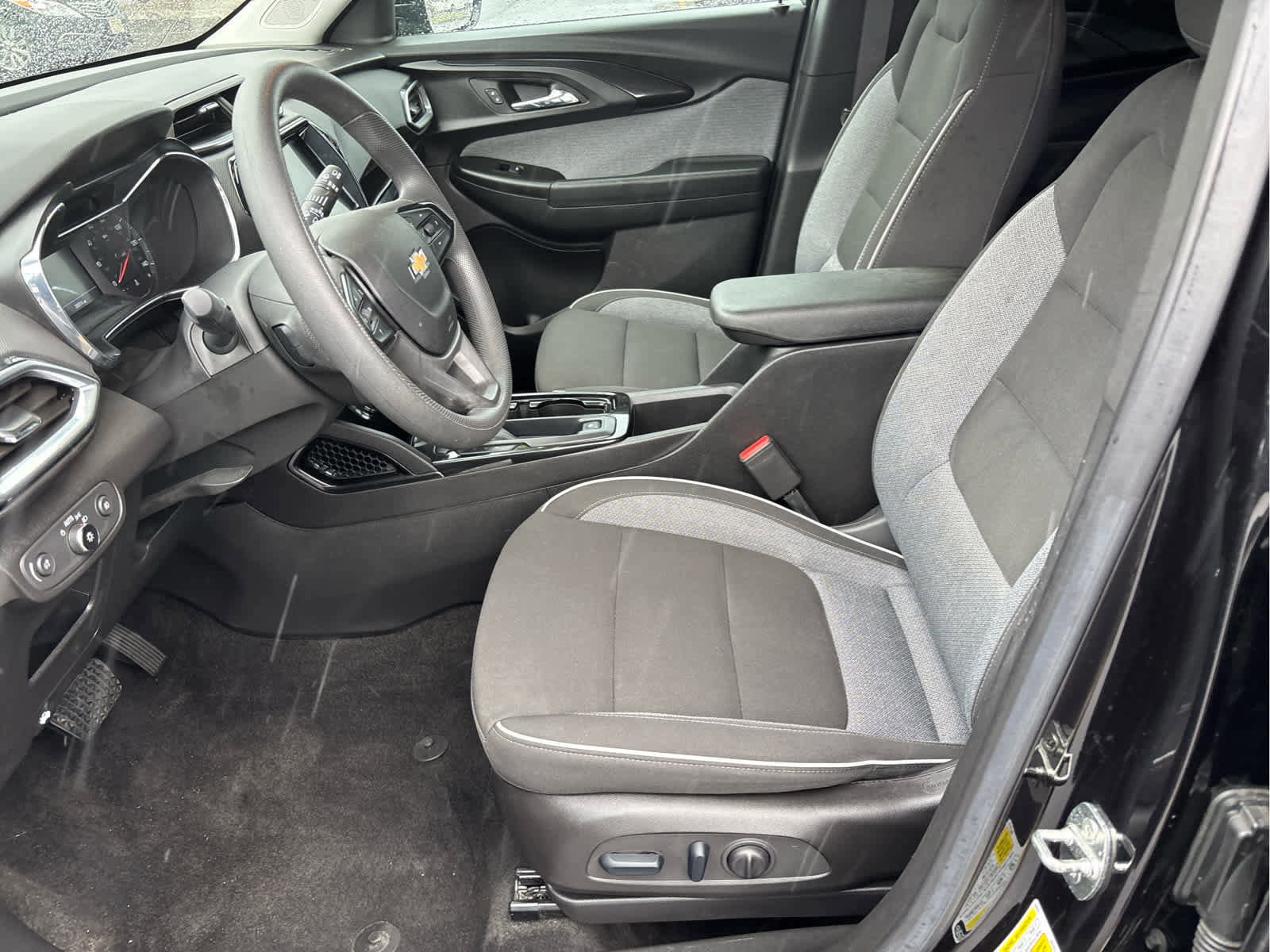 Used 2023 Chevrolet TrailBlazer LT w/ Convenience Package image 12