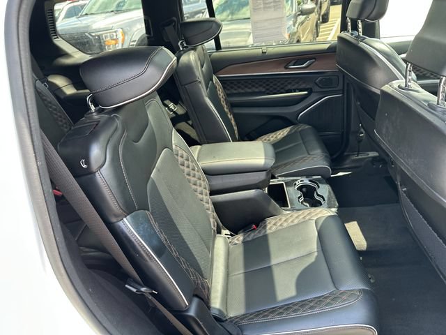 Used 2022 Jeep Grand Cherokee L Summit w/ Advanced Protech Group IV AWD/4WD image 11