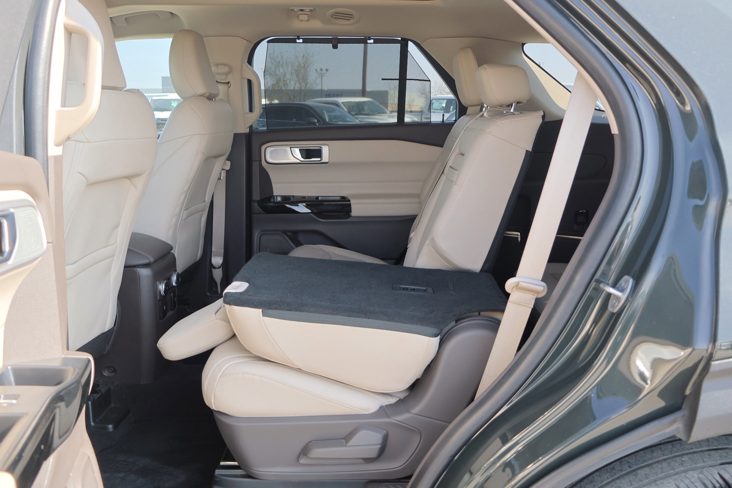 Certified 2022 Ford Explorer Platinum w/ Equipment Group 601A image 33