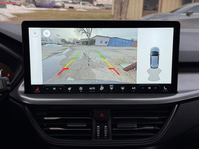 Certified 2025 Ford Escape SE image 9