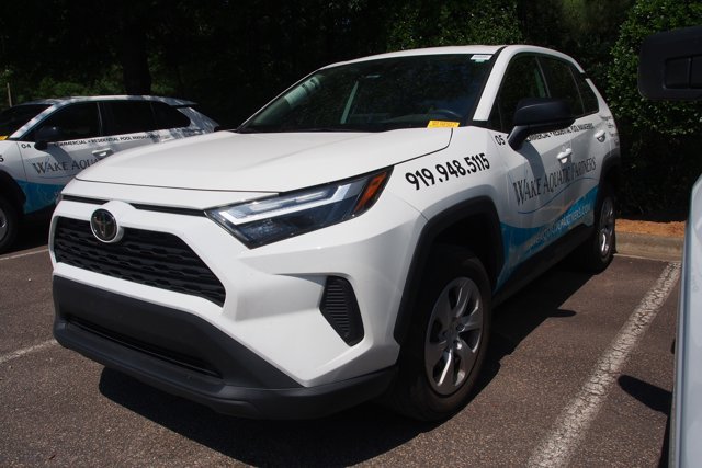 Used 2024 Toyota RAV4 LE FWD image 4