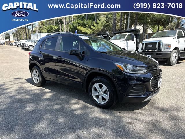 Used 2021 Chevrolet Trax LT image 2