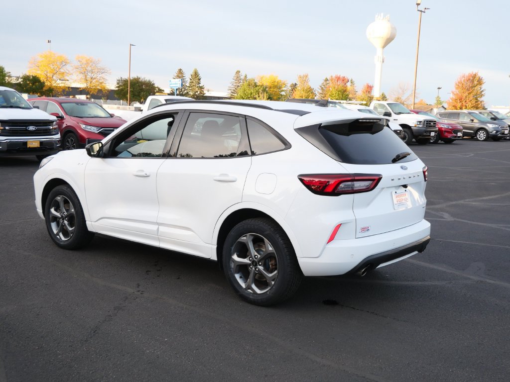 Certified 2023 Ford Escape ST-Line w/ Tech Pack #1 AWD/4WD image 8