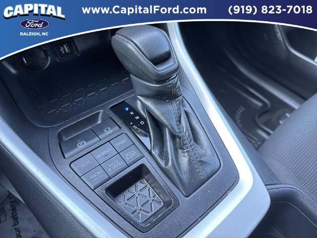 Used 2025 Toyota RAV4 LE AWD/4WD image 30