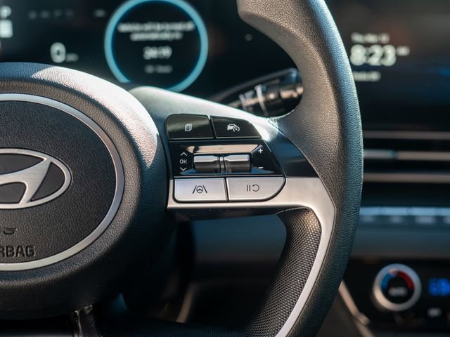 Used 2024 Hyundai Elantra Blue image 24