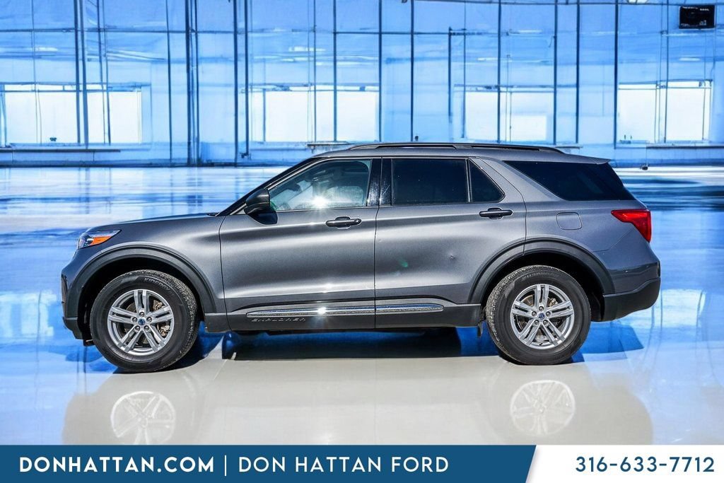 Certified 2022 Ford Explorer XLT w/ Equipment Group 202A AWD/4WD image 2