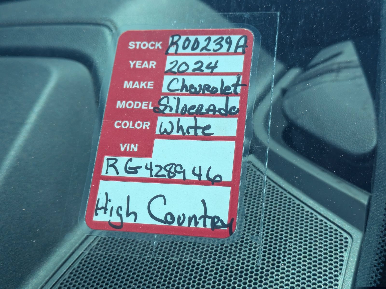 Used 2024 Chevrolet Silverado 1500 High Country w/ High Country Premium Package AWD/4WD image 17