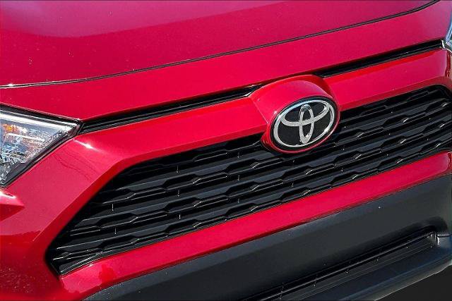 Used 2020 Toyota RAV4 XLE w/ Convenience Package FWD image 28