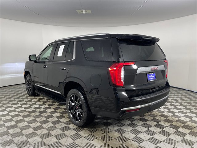 Used 2023 GMC Yukon SLT w/ SLT Luxury Package image 2
