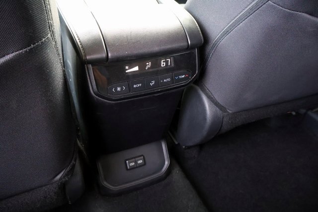Used 2024 Toyota Highlander LE image 26