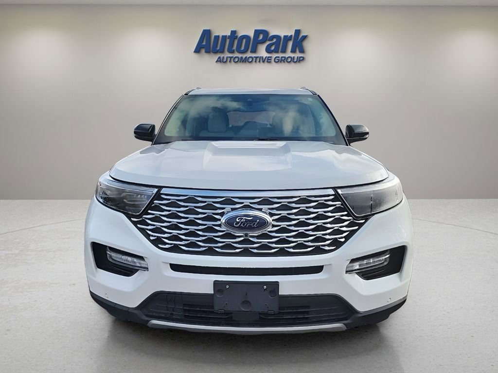 Certified 2020 Ford Explorer Platinum w/ Premium Technology Package AWD/4WD image 2
