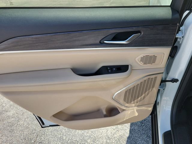 Used 2021 Jeep Grand Cherokee L Limited RWD image 12