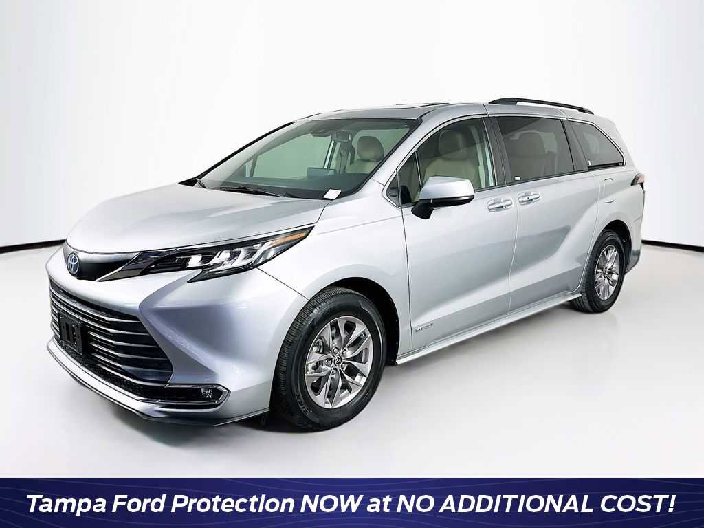 Used 2021 Toyota Sienna XLE