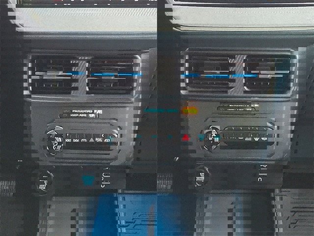 Certified 2025 Ford Maverick XLT w/ XLT Luxury Package image 17