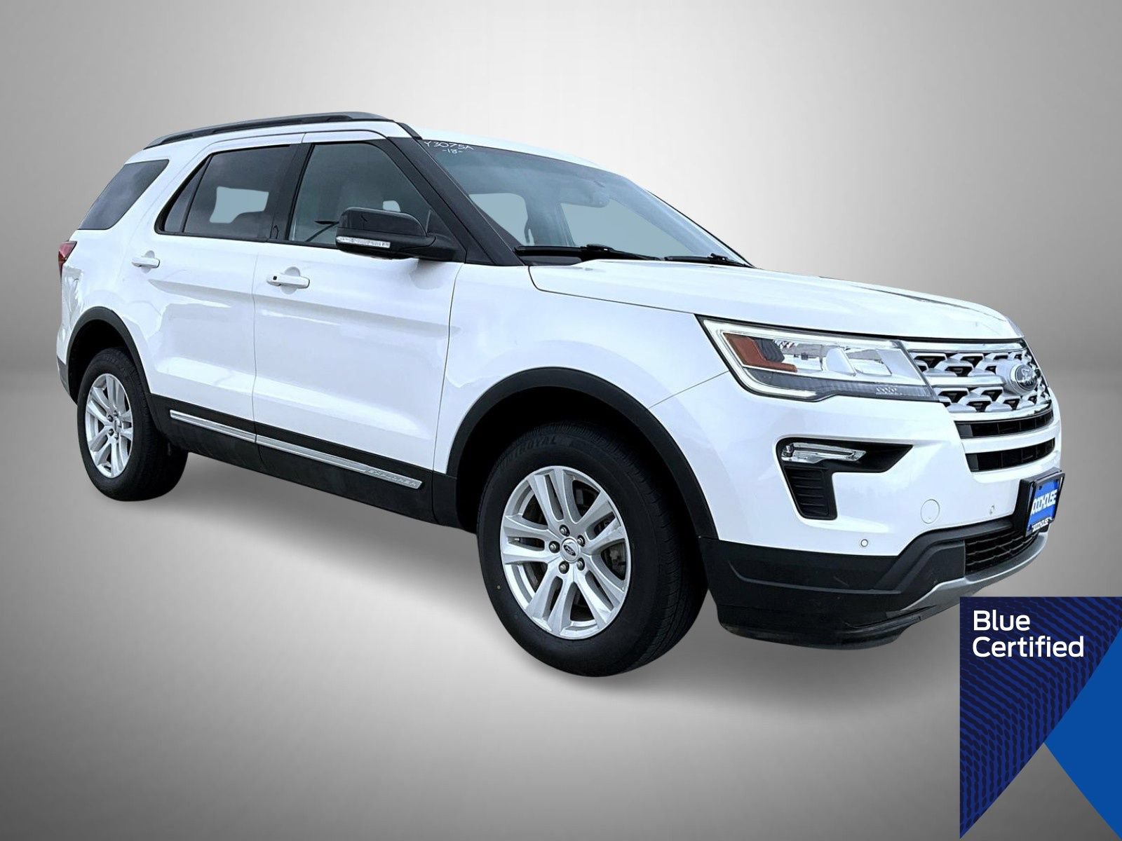 Certified 2018 Ford Explorer XLT w/ Equipment Group 202A AWD/4WD image 3