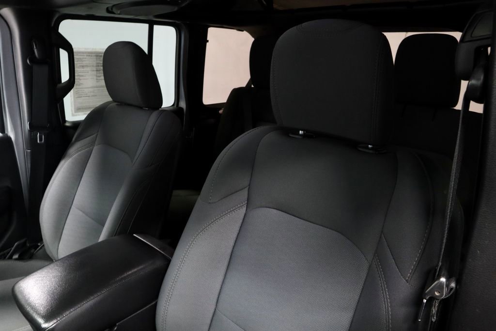 Used 2018 Jeep Wrangler Unlimited Sport S AWD/4WD image 24