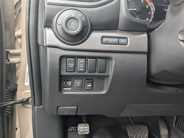 Used 2023 Nissan Titan PRO-4X w/ Pro-4x Convenience Package AWD/4WD image 12