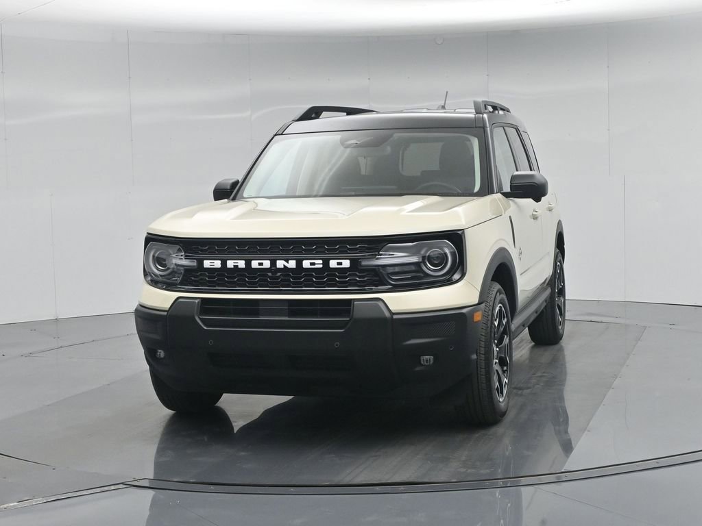 Certified 2025 Ford Bronco Sport Outer Banks w/ Outer Banks Tech Package+ AWD/4WD image 58