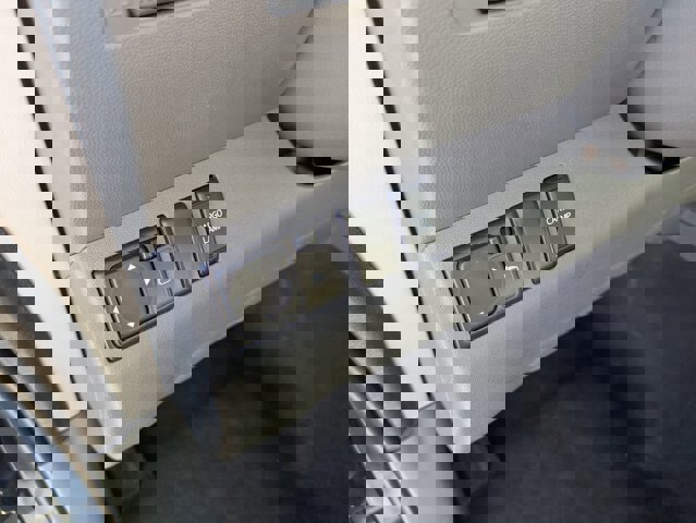 Used 2019 Nissan Frontier SV image 15