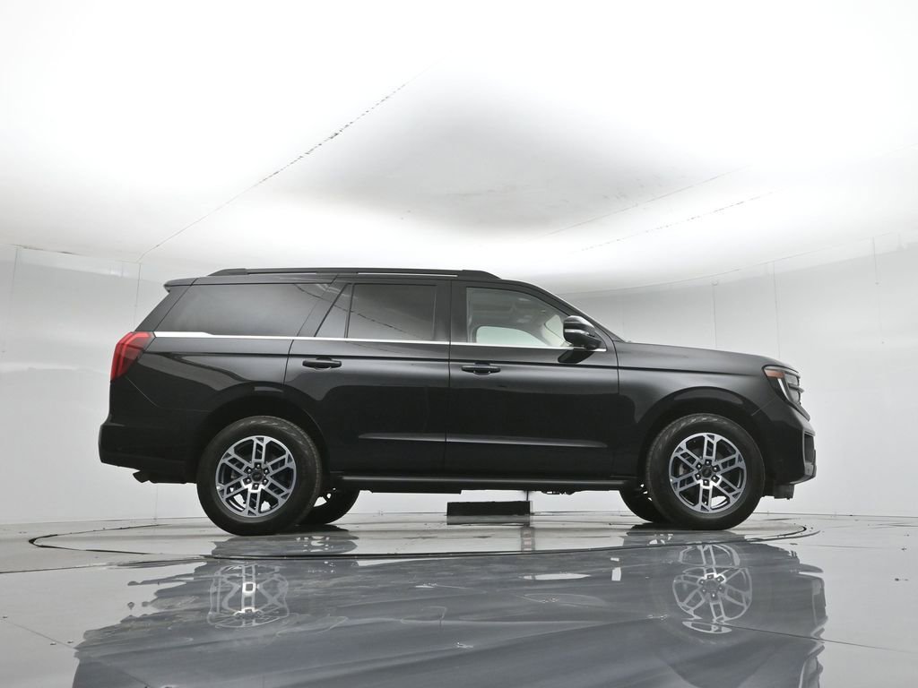 Certified 2025 Ford Expedition Active AWD/4WD image 54