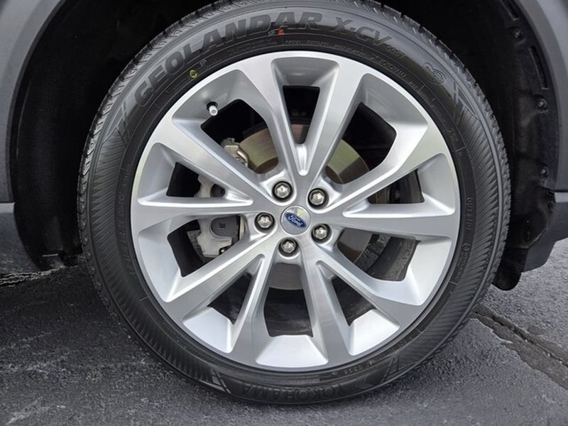 Certified 2022 Ford Explorer Platinum w/ Equipment Group 601A AWD/4WD image 23