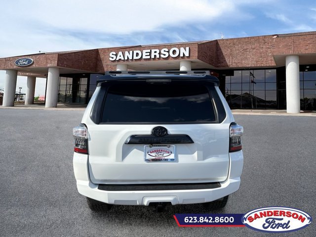 Used 2021 Toyota 4Runner Venture w/ Moonroof Package AWD/4WD image 4