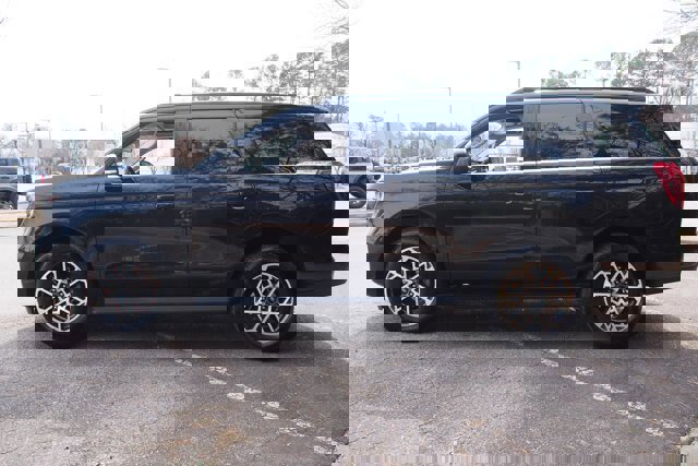 Certified 2025 Ford Expedition Active image 2