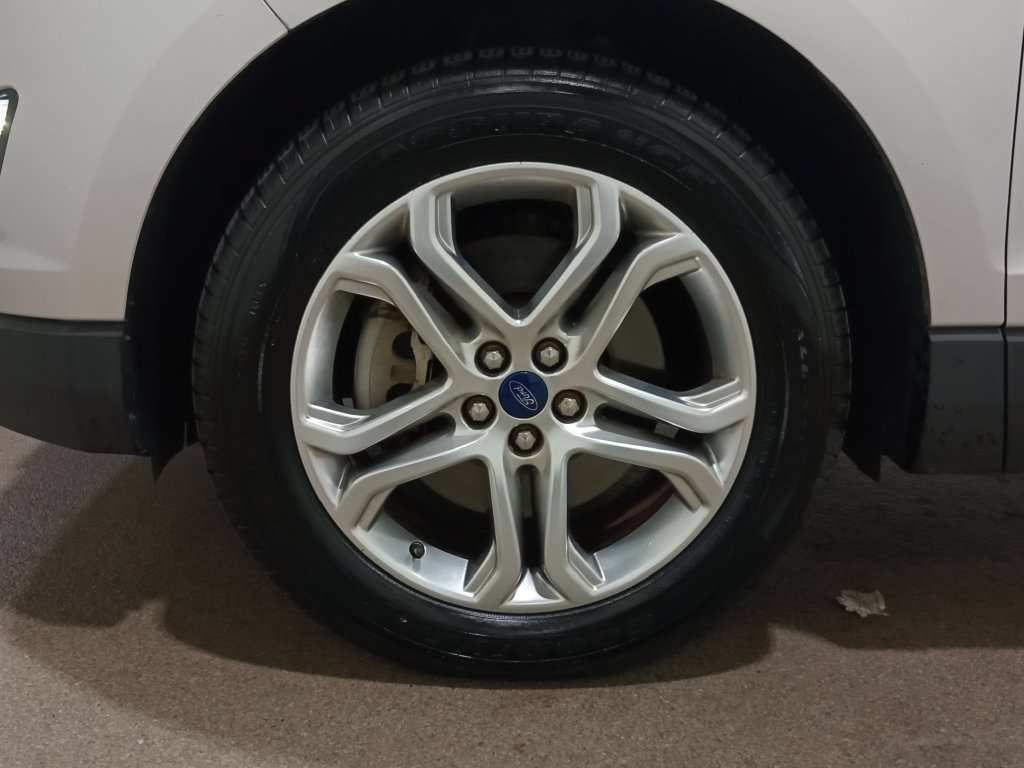 Certified 2018 Ford Edge Titanium w/ Equipment Group 301A AWD/4WD image 12