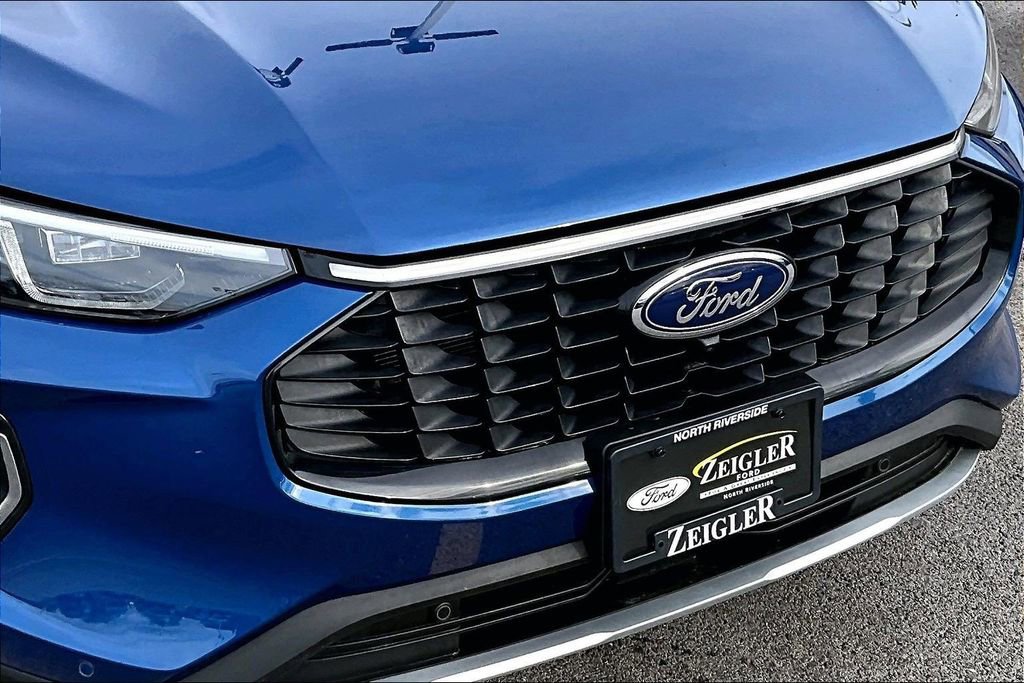 Certified 2023 Ford Escape Platinum w/ Premium Technology Package AWD/4WD image 30