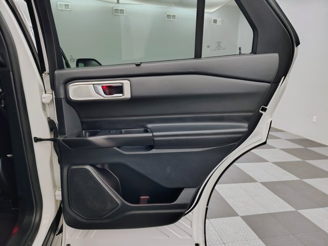 Certified 2020 Ford Explorer Platinum w/ Premium Technology Package AWD/4WD image 26