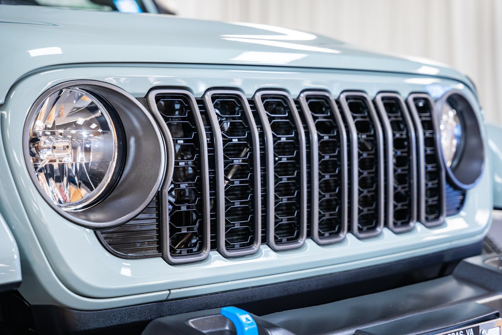 Used 2024 Jeep Wrangler Unlimited AWD/4WD image 11