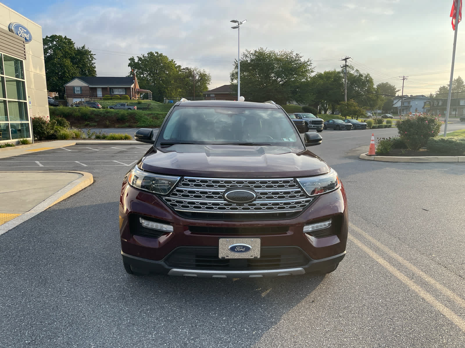 Certified 2022 Ford Explorer Limited w/ Equipment Group 301A AWD/4WD image 8
