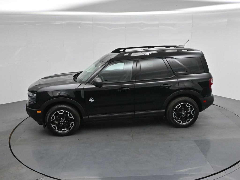 Certified 2025 Ford Bronco Sport Outer Banks w/ Outer Banks Tech Package+ AWD/4WD image 45