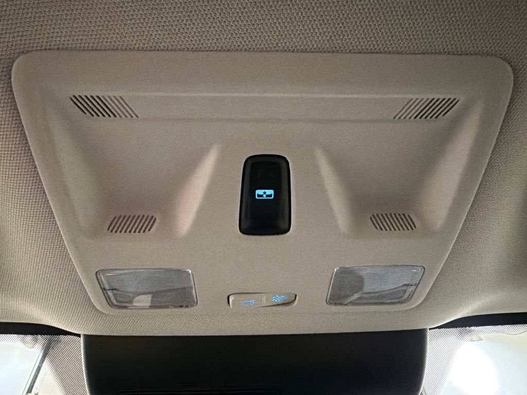 Certified 2025 Ford Maverick Lobo AWD/4WD image 24