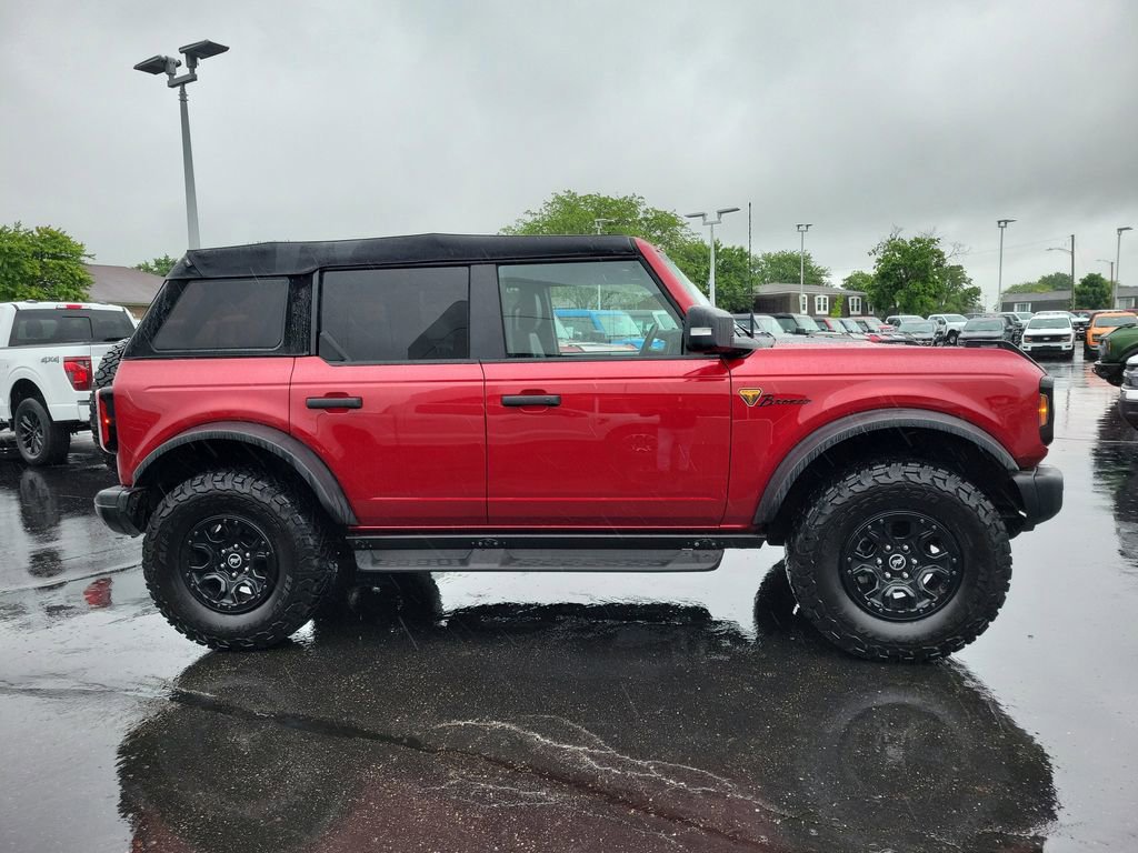 Certified 2025 Ford Bronco Badlands w/ Sasquatch Package AWD/4WD image 3