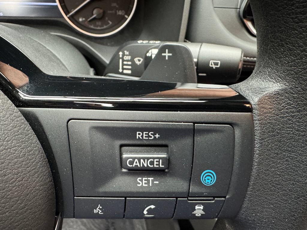 Used 2023 Nissan Rogue SV AWD/4WD image 15
